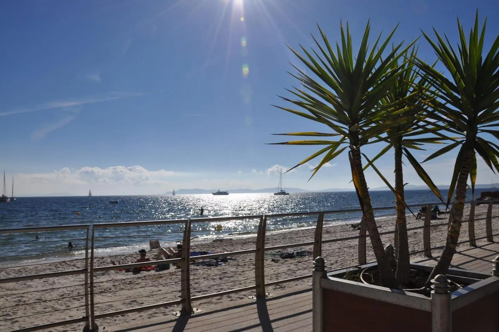 Apartment Studio Sur Le Port De Hyeres - A 2Min Des Plages, Clim & Balcon