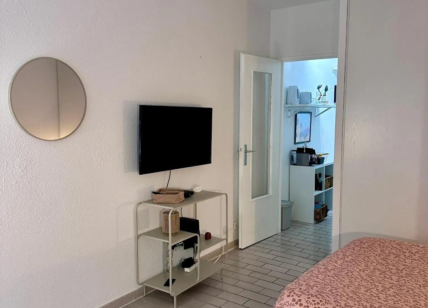 Studio Sur Le Port De Hyeres - A 2Min Des Plages, Clim & Balcon 0*,  France